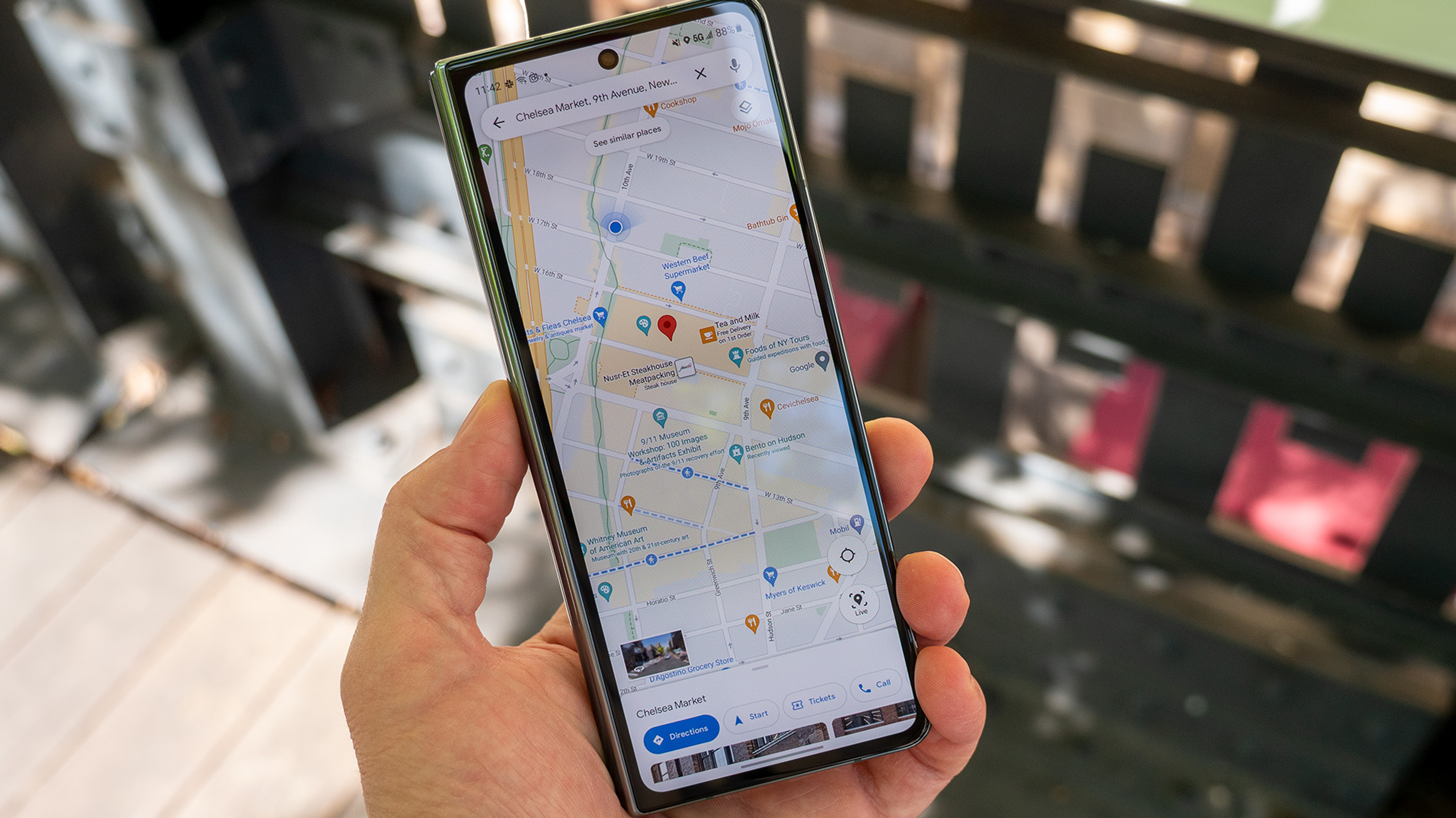 Cum apar mai sus în Google Maps pentru businessul tău local
